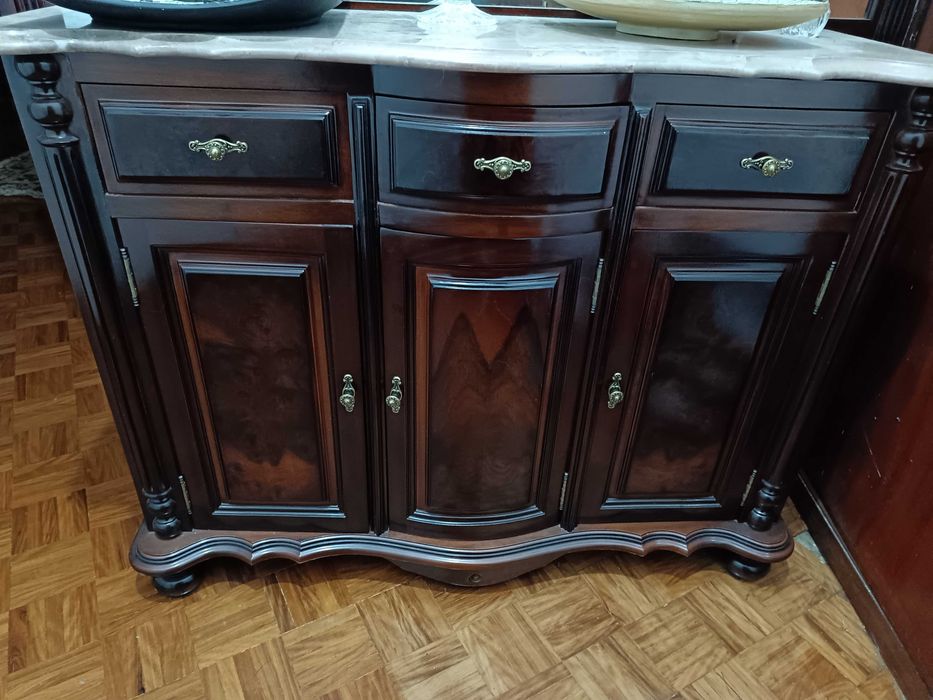 Móvel para armações.