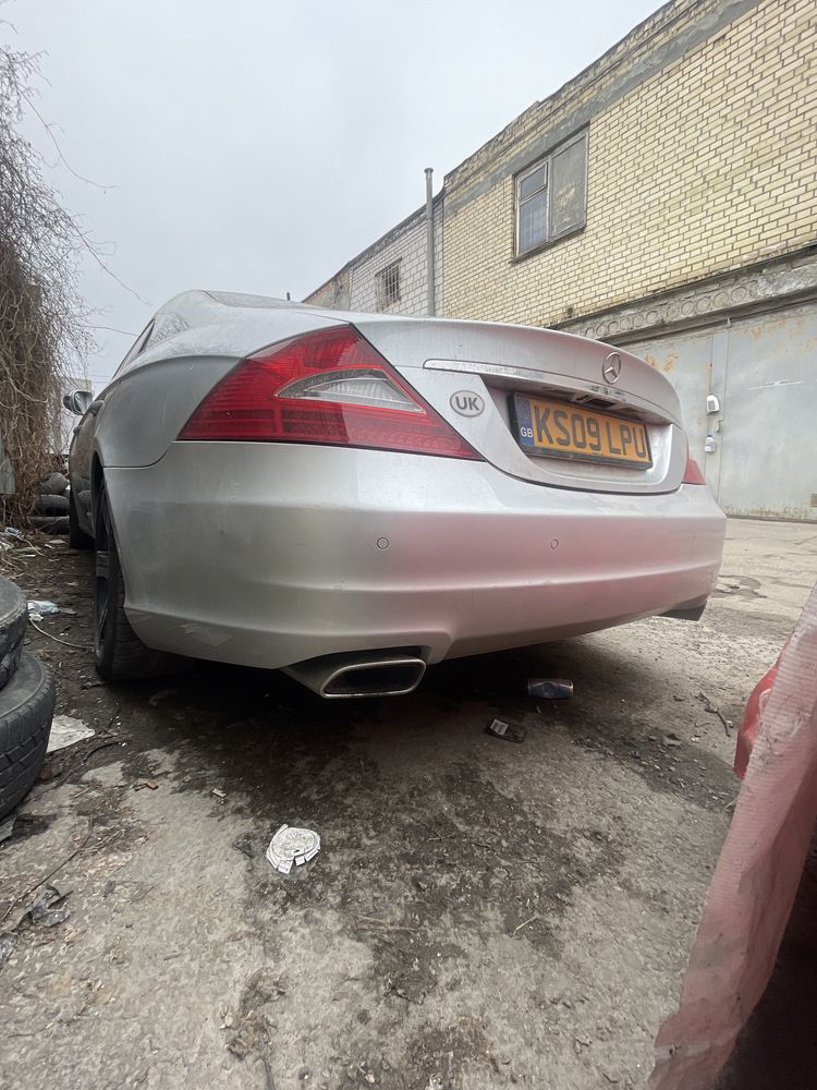 Передній бампер Mercedes CLS w219 c219 передний задний рестайл