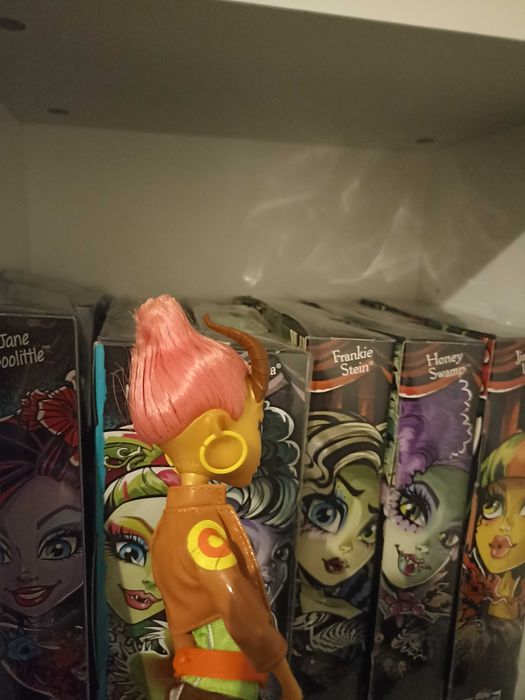 Monster High Gilda Goldstag