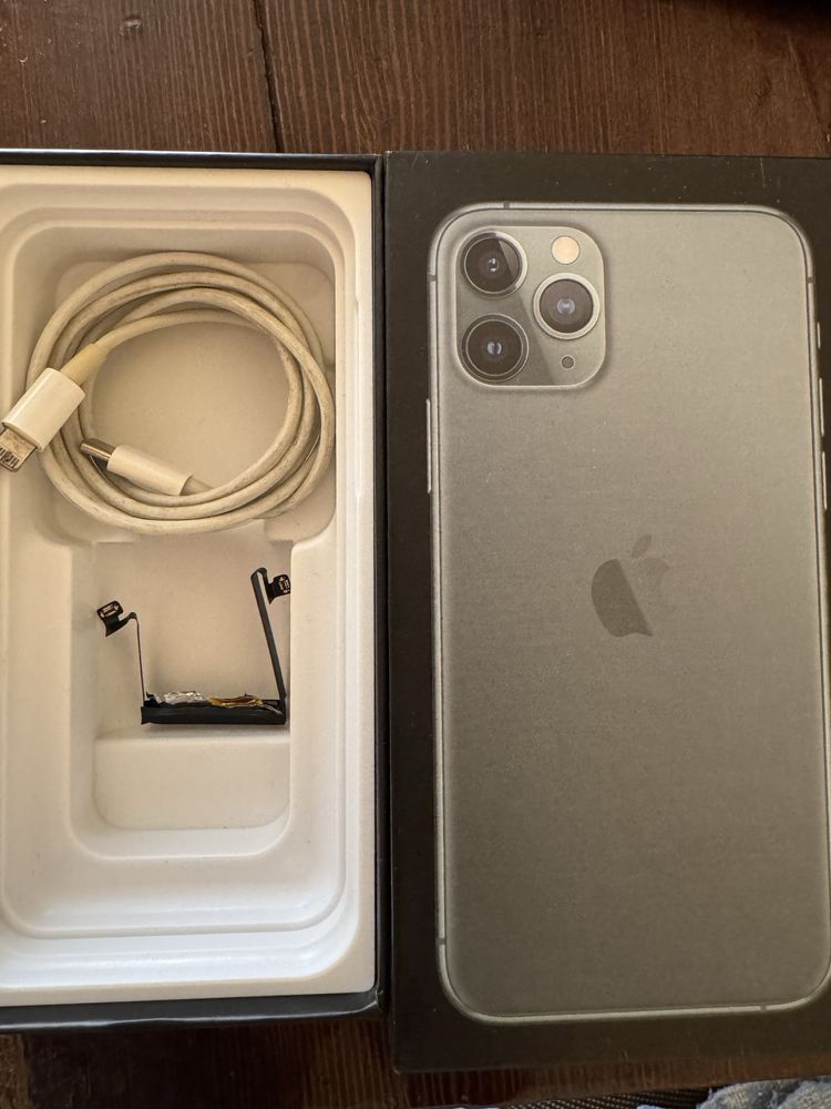 Продаю iPhone 11 Pro на запчасти