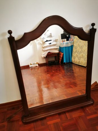 Espelho (madeira mogno)