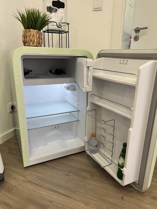 Frigorifico create verde e dourado