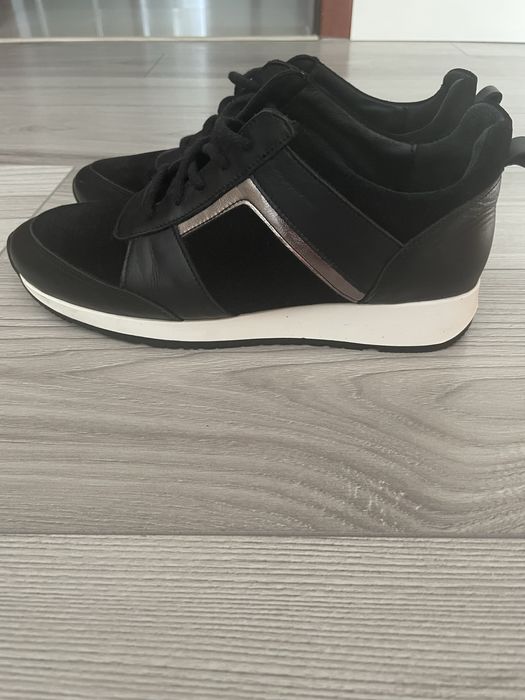 Buty wiązane ze skóry Arturo Vicci.