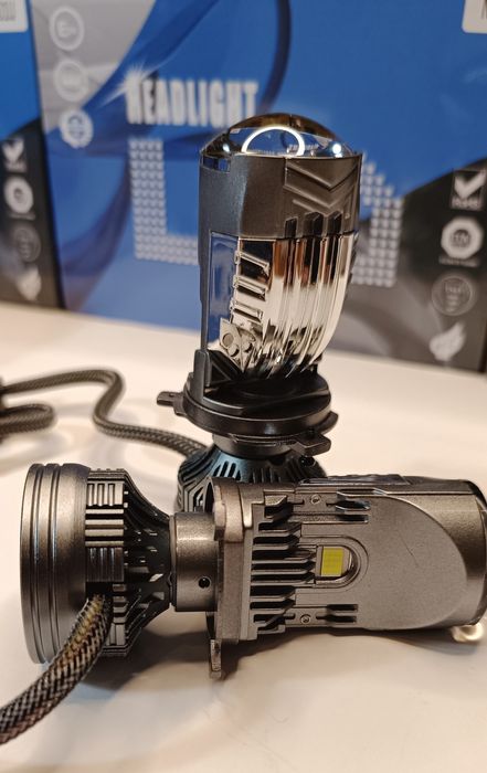 250 ват-комплект! Найяскравіші лампи з цоколем Н4 та лінзою від Stella