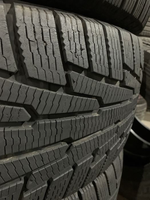 Комплект шин б/у зима 215/55 17 Nokian Nordman RS 2