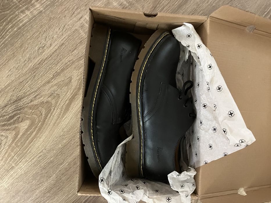 Dr martens dark horse
