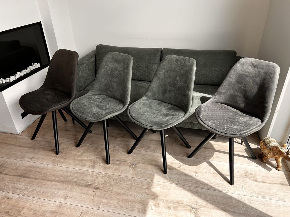 Sofa trzyosobowa wraz z krzeslami