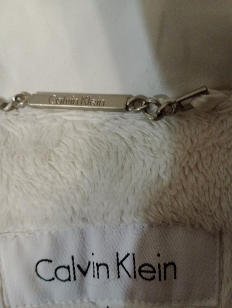 Куртка зимняя пуховик Calvin Klein ,разм.L,б/у в идеальном состоянии.