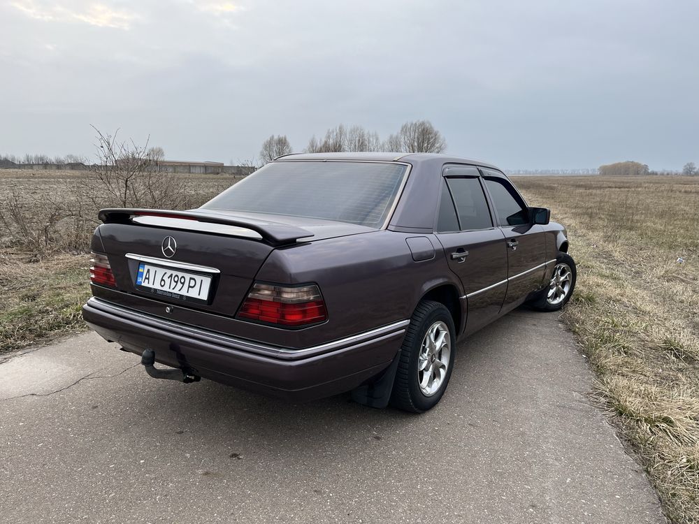 Mercedes-Benz E250d W124 1994