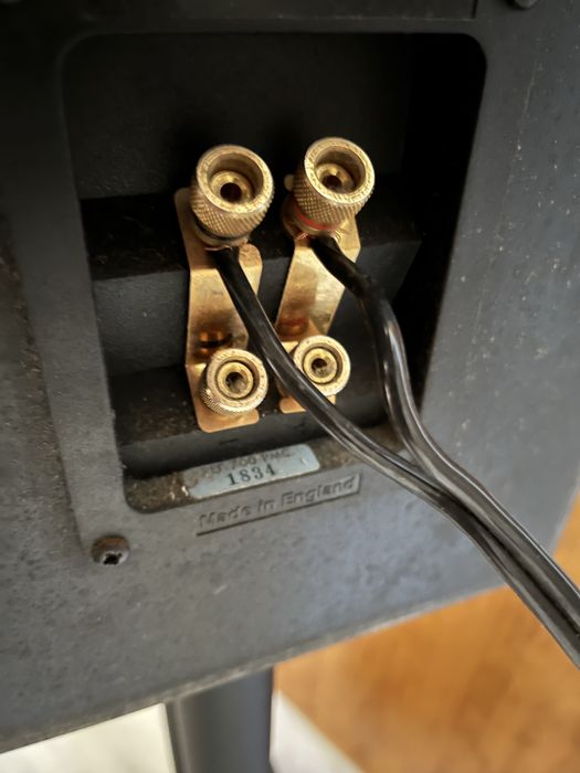 Colunas Monitor Audio