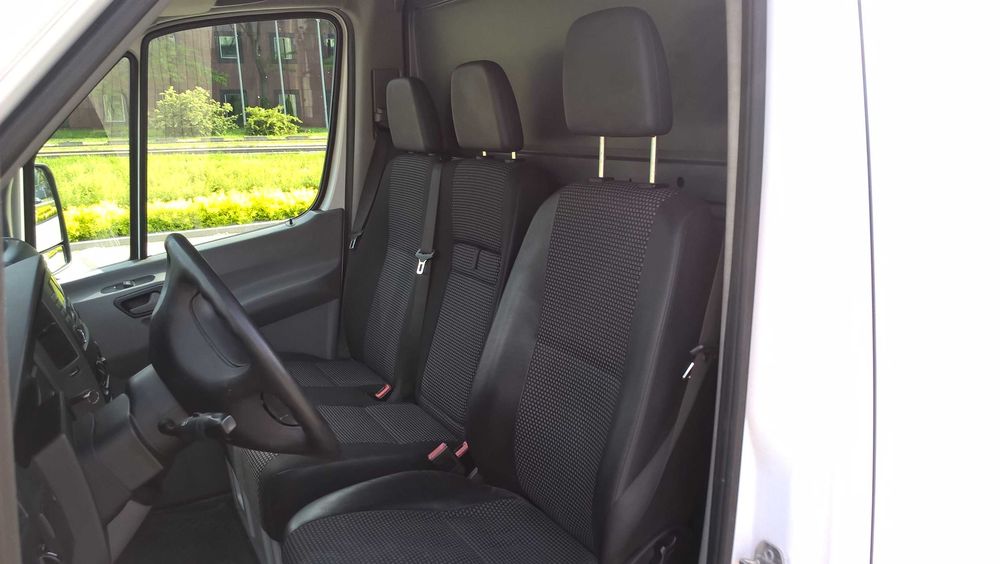 Wynajem Długoterminowy busa  - Mercedes Sprinter L1H1 do L3H2