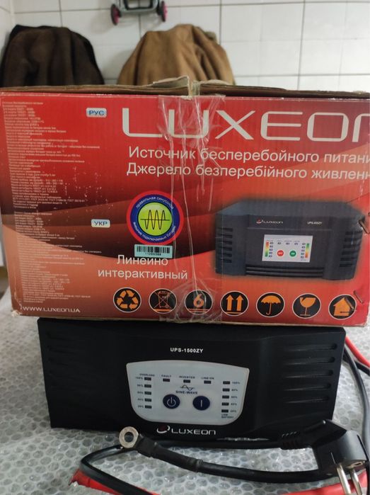 Джерело безперебійного живлення LUXEON UPS 1500 ZY з вбуд.стаб.напруги