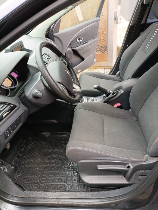 Терміново! Рено меган !