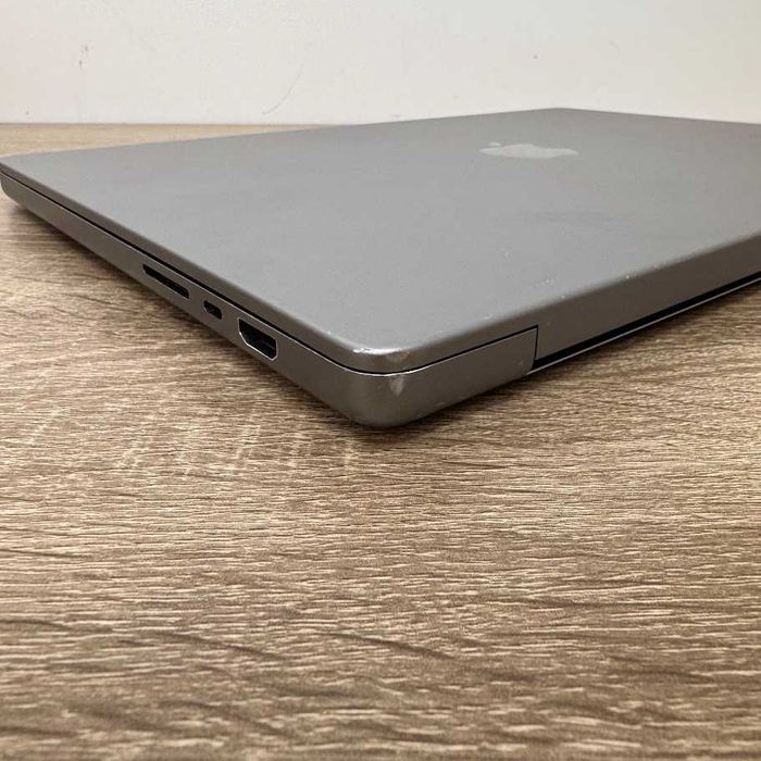 Macbook Pro 16" 2021 M1 Pro / 16Gb DDR5 / SSD 512Gb акб:86% (M0930)