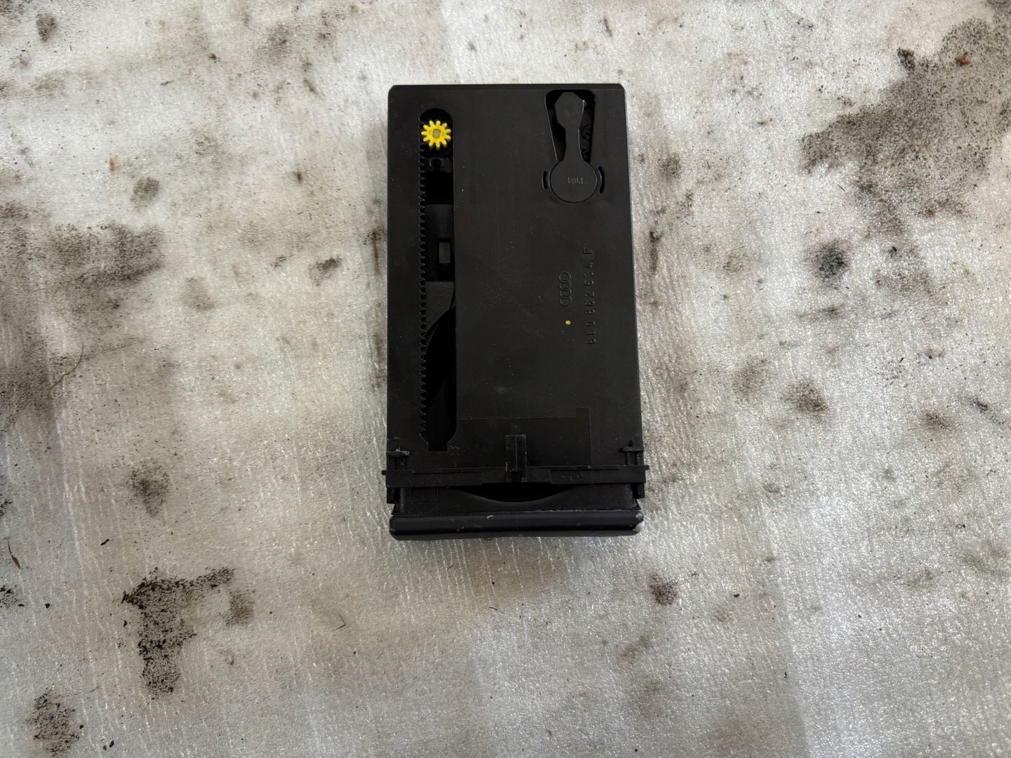 AUDI A3 8L FL UCHWYT NA KUBKI NAPOJE CUPHOLDER 8L0862534F