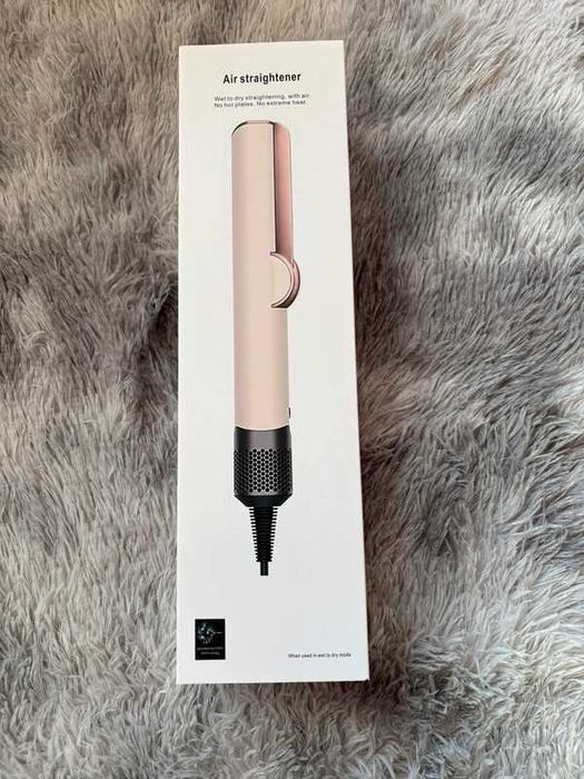 Zupełnie nowa inteligentna prostownica do włosów Dyson airstrait HT01