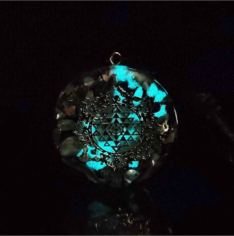 Świecący Luminescencyjny Naszyjnik Orgonitowy Amulet Wisiorek Muszle