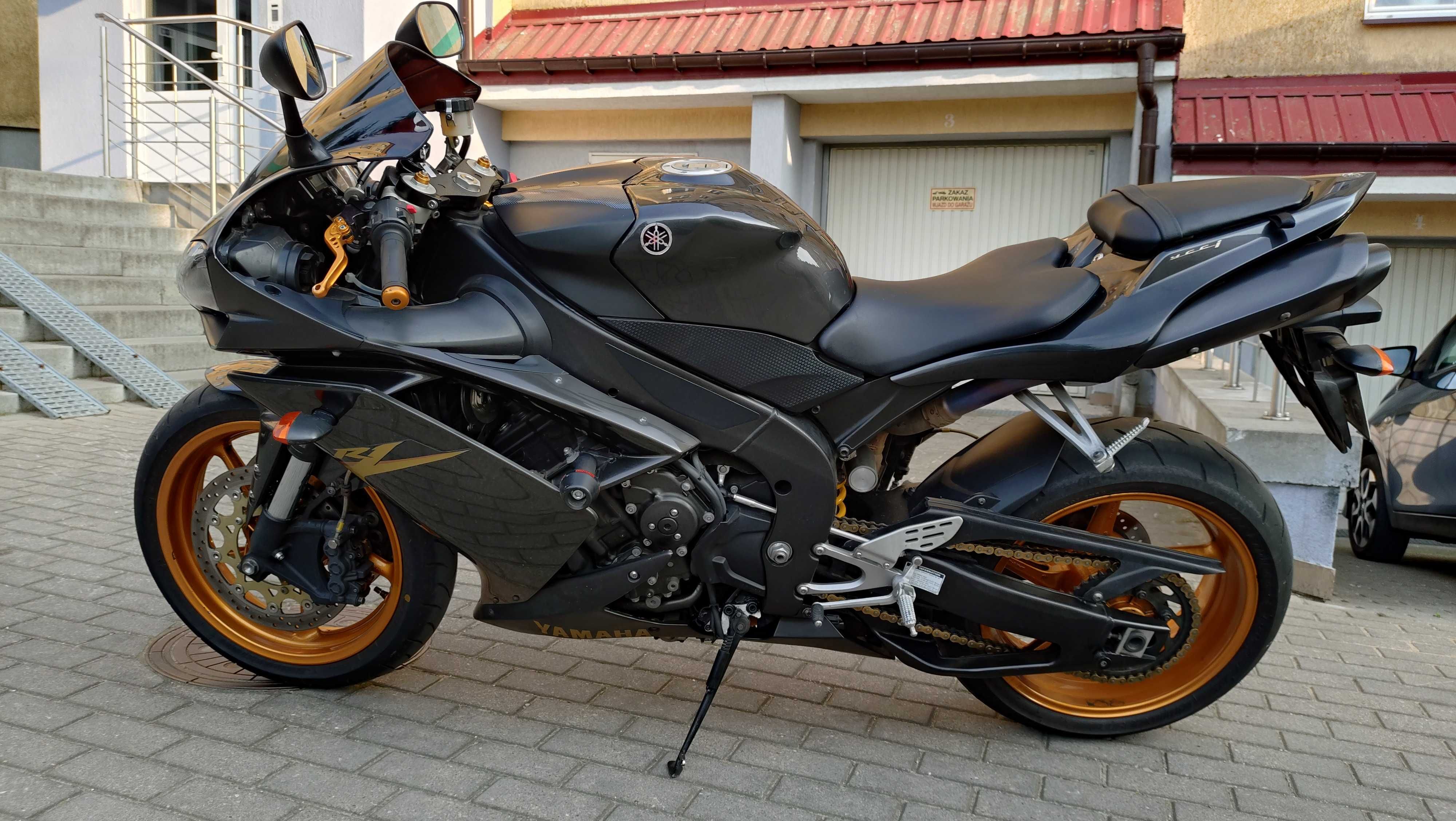 YAMAHA R1 RN 19 2008 r