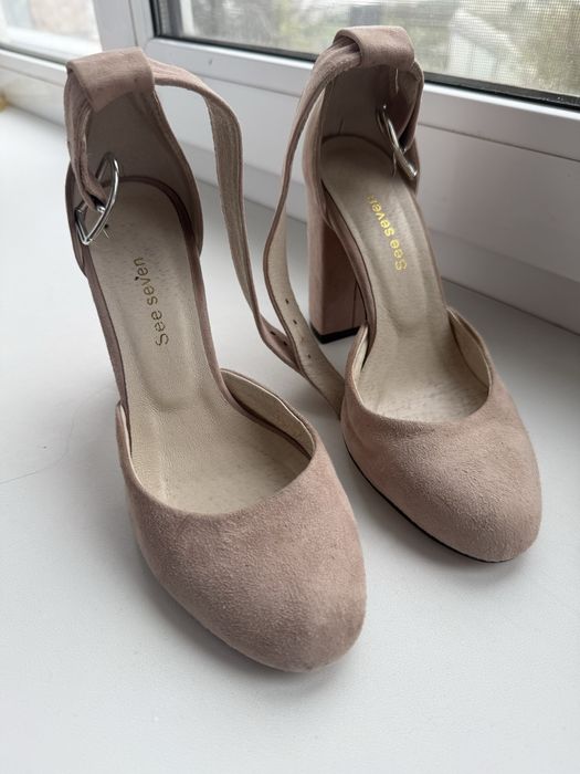 Босоніжки жіночі беж