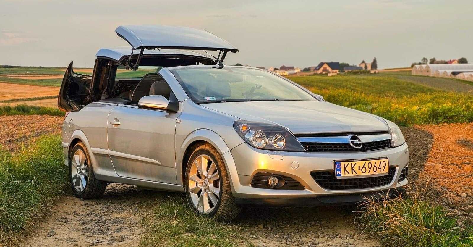 Opel Astra Twin Top H (Podświetlane wnętrze).