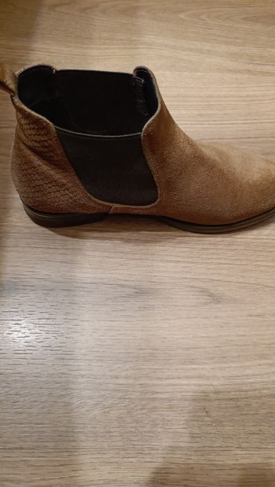 Botins em camurça, castanhos , tamanho 37, senhora