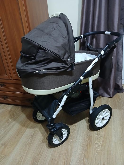 Коляска 2в1. Люлька і прогулянковий блок.