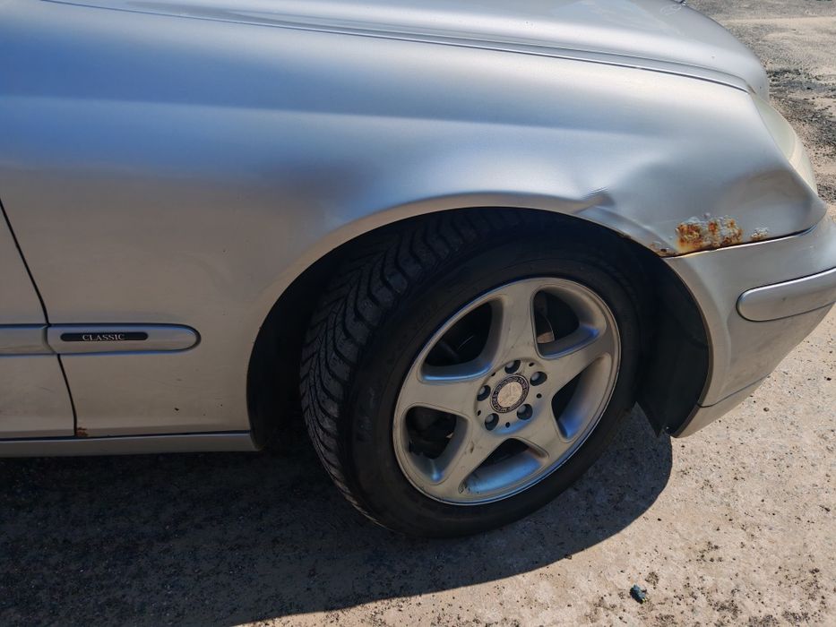 Mercedes-Benz w203 C-Class