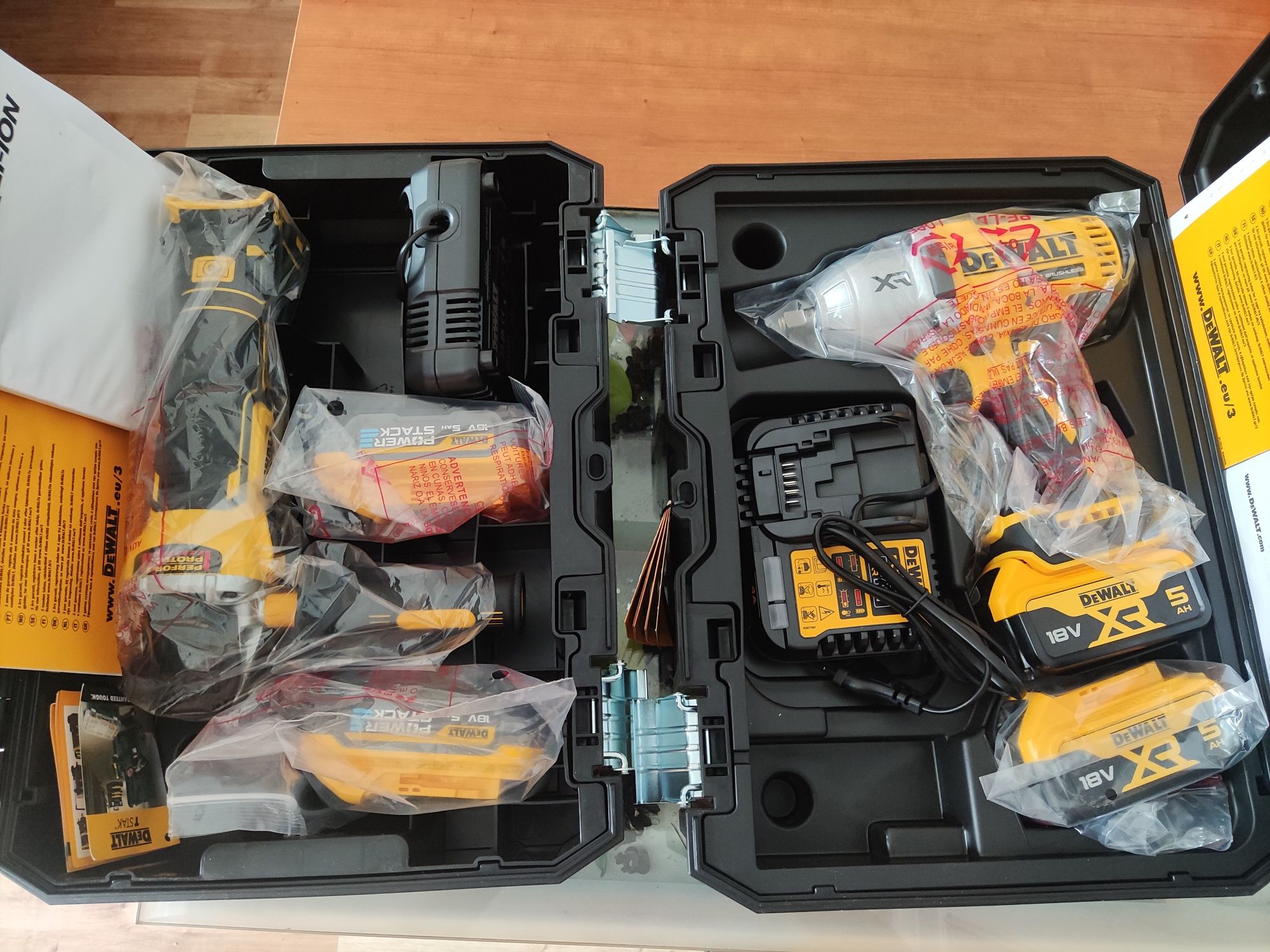 DeWalt udarowy klucz DCF900P2+szlifierka DCG405+4aku 5.0Ah+2x ład+2x w