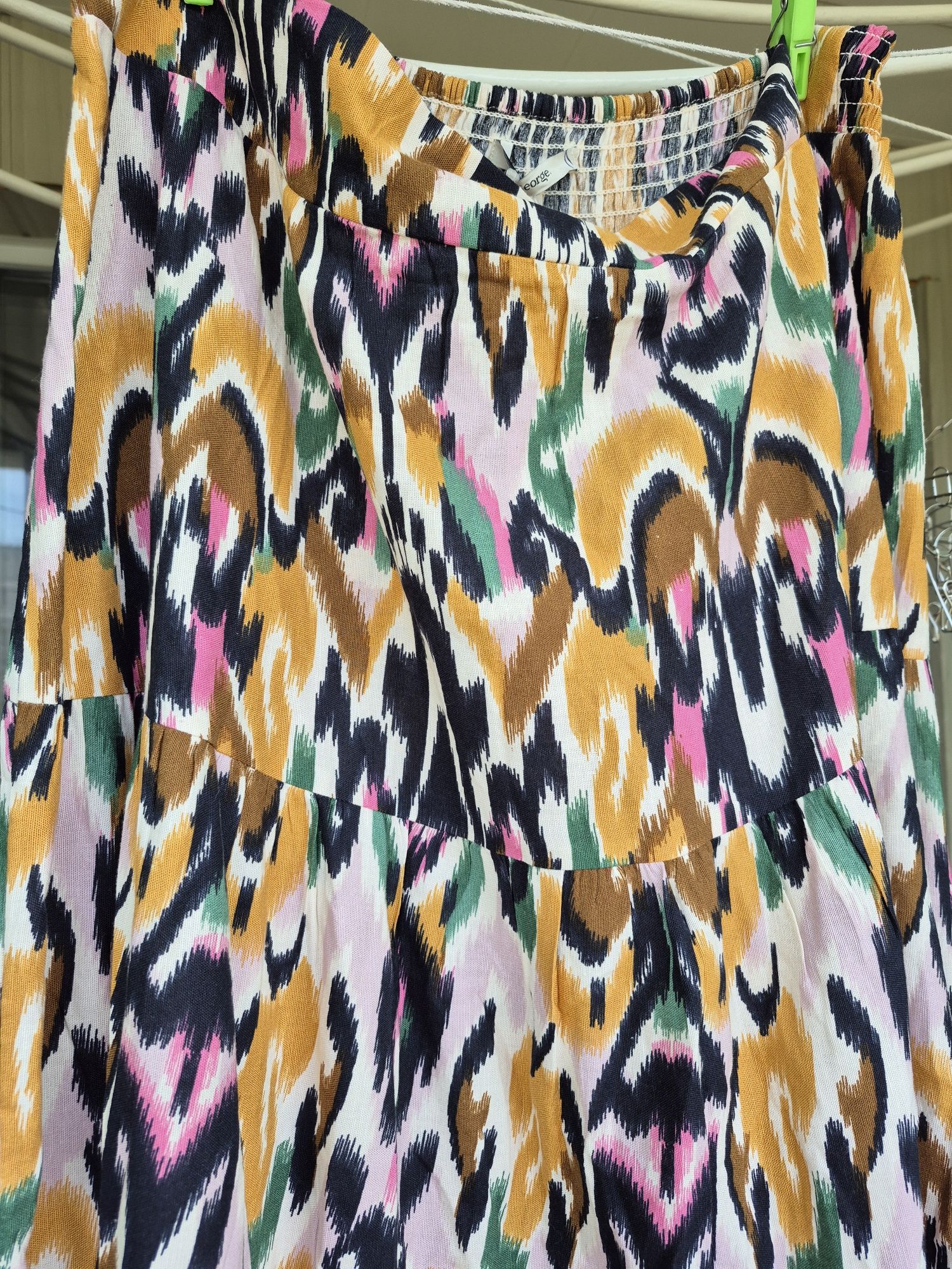 Продам супер легкую юбку р.18 George