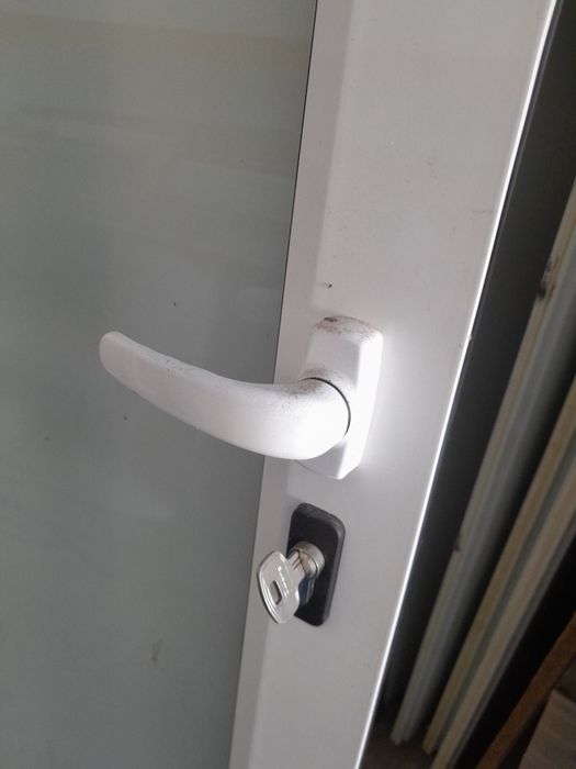 Porta e aro em alumínio 900×2000