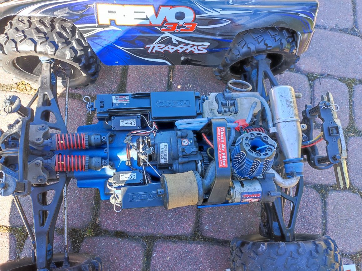 Traxxas revo 3.3 model RC zdalnie sterowany spalinowy