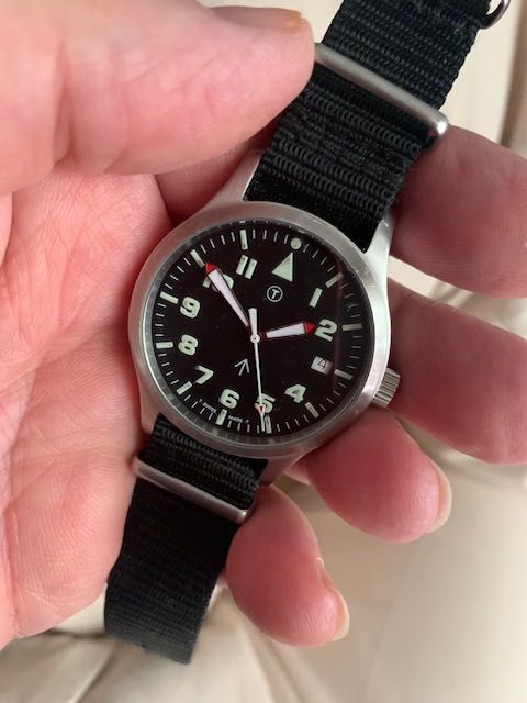 Relógio tipo militar com bracelete Nato