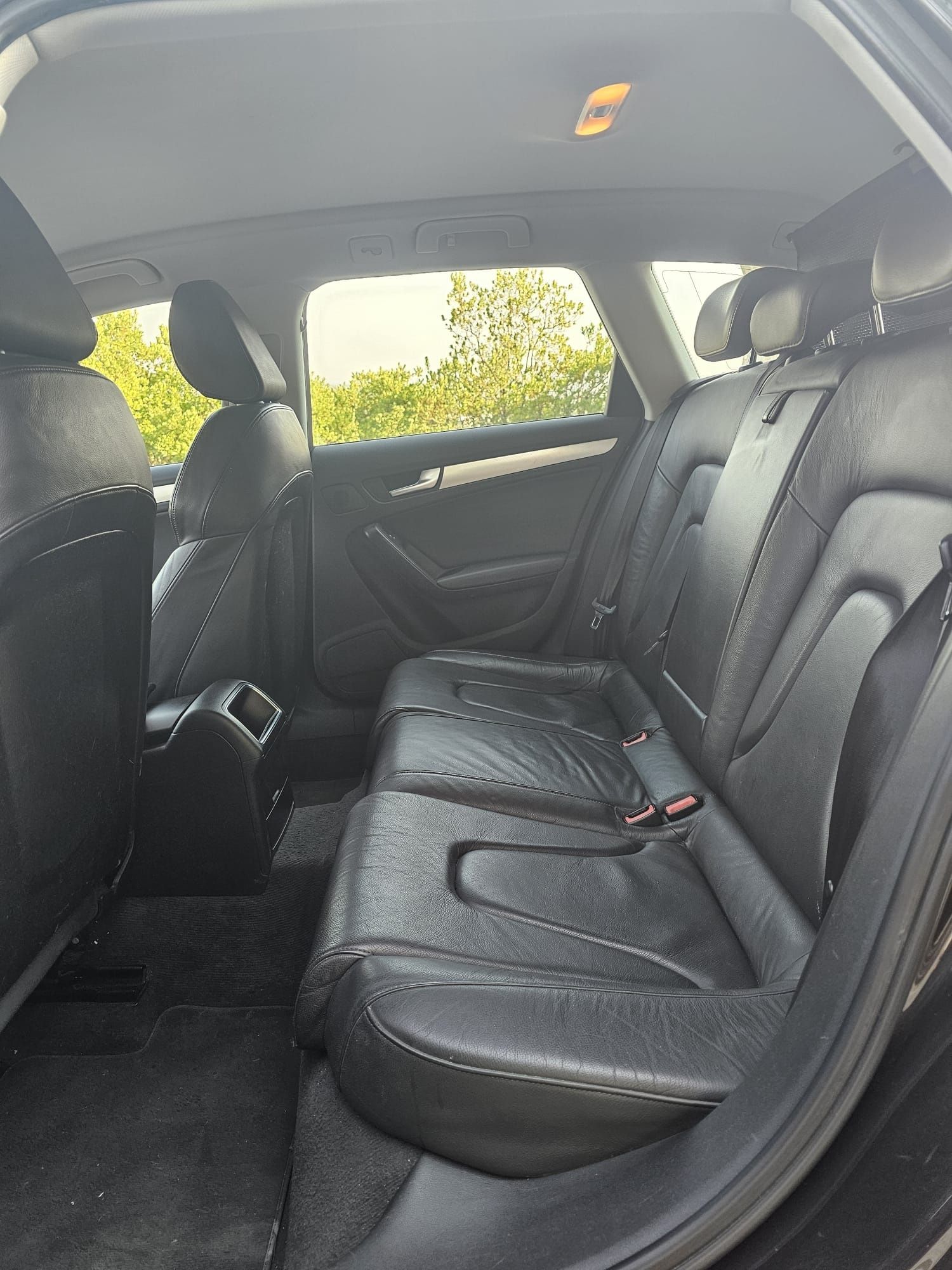 Carrinha Audi B8 140cv 2008
Impecável interior e exterior.
Estofos em