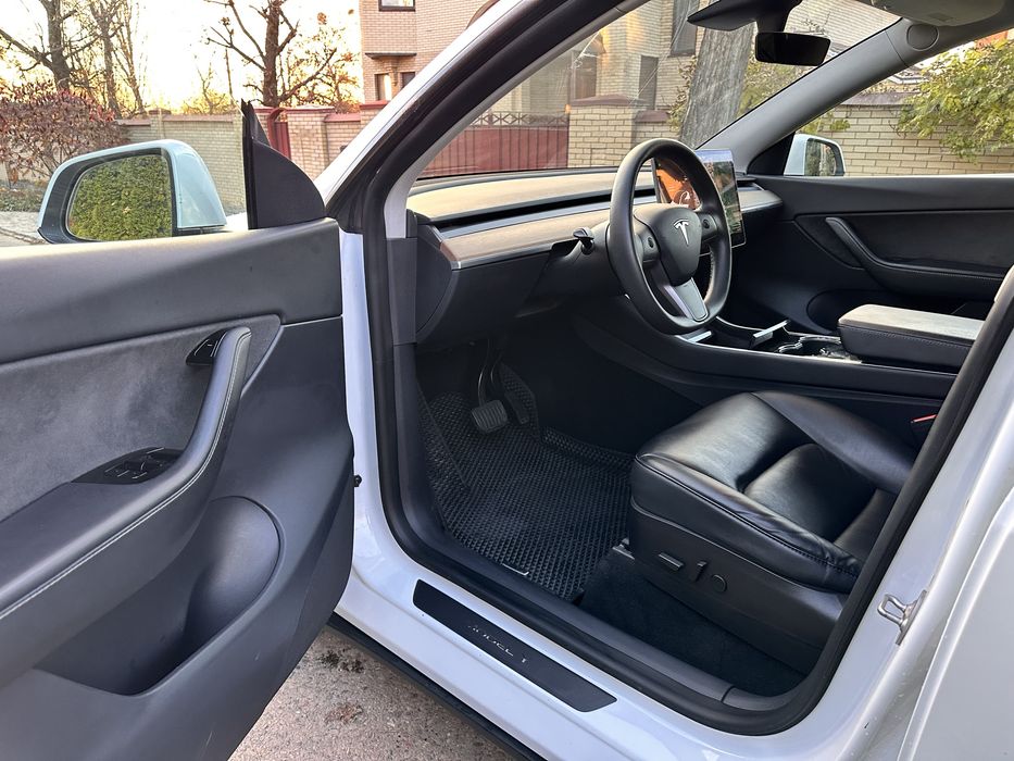 Tesla Model Y LONG RENG DUAL MOTOR Можливий обмін!