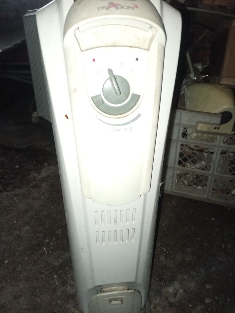 Продам маляний обігрівач Delonghi Dragon3