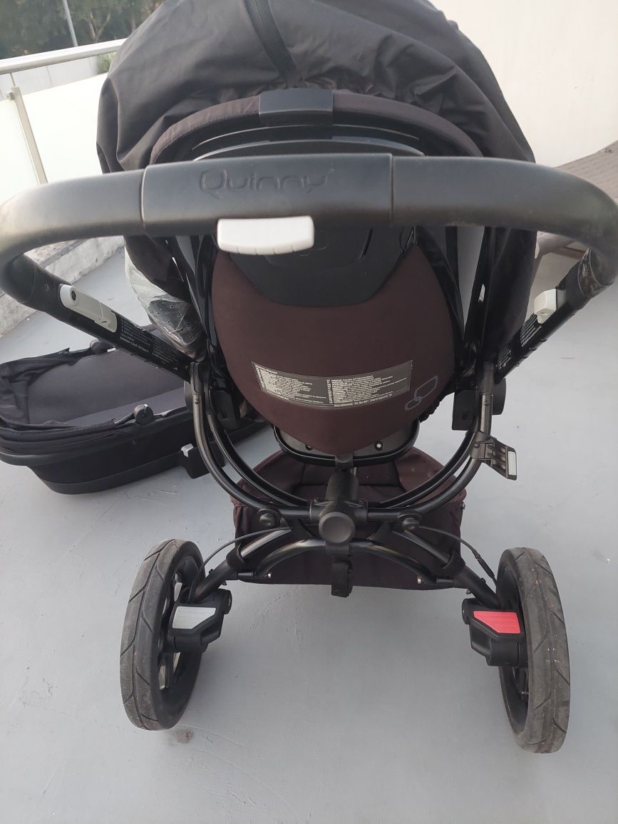 Carrinho de passeio + acessórios