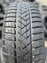 Зимові шини
215/60 R16 
Pirelli Sottozero3
4ШТ Romania