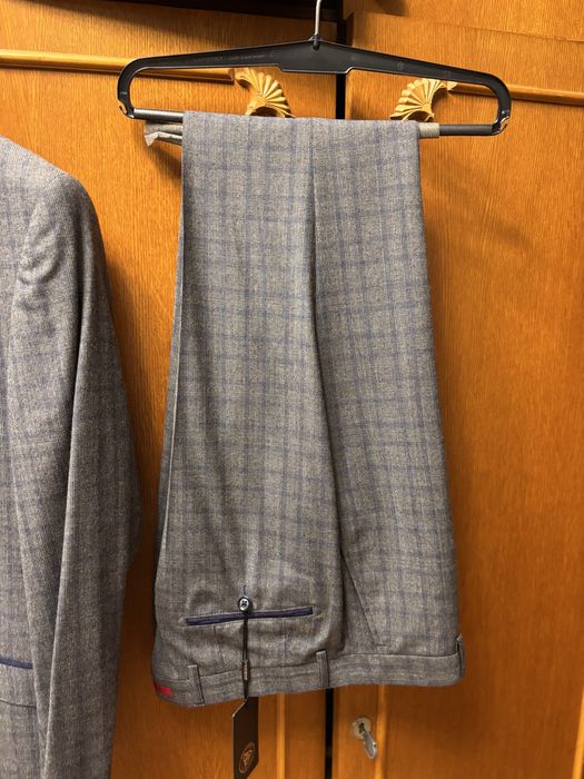 Костюм чоловічий розмір (S-48) НОВИЙ!