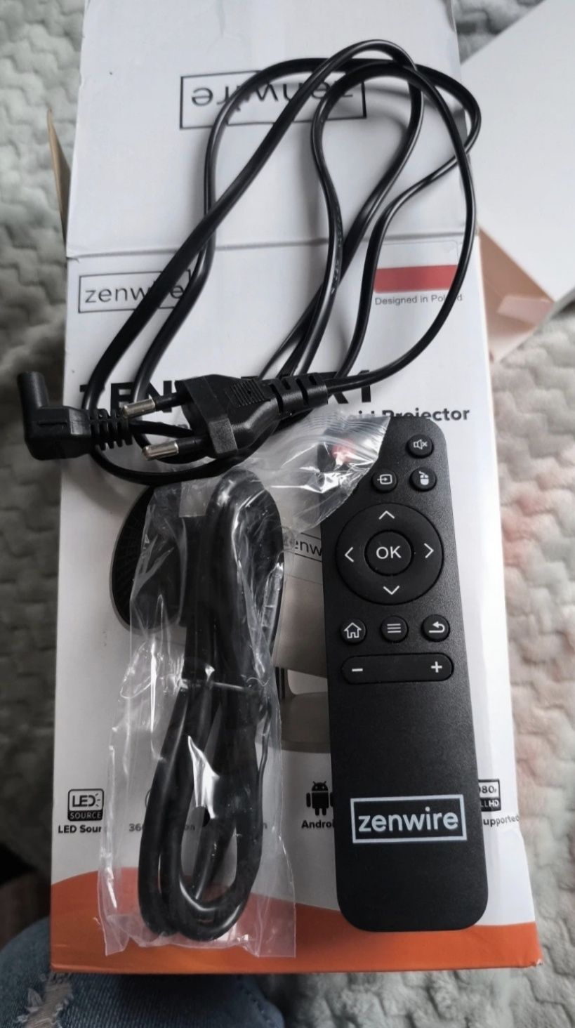 Projektor Zenwire R1