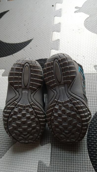 Adidaski r. 20,5