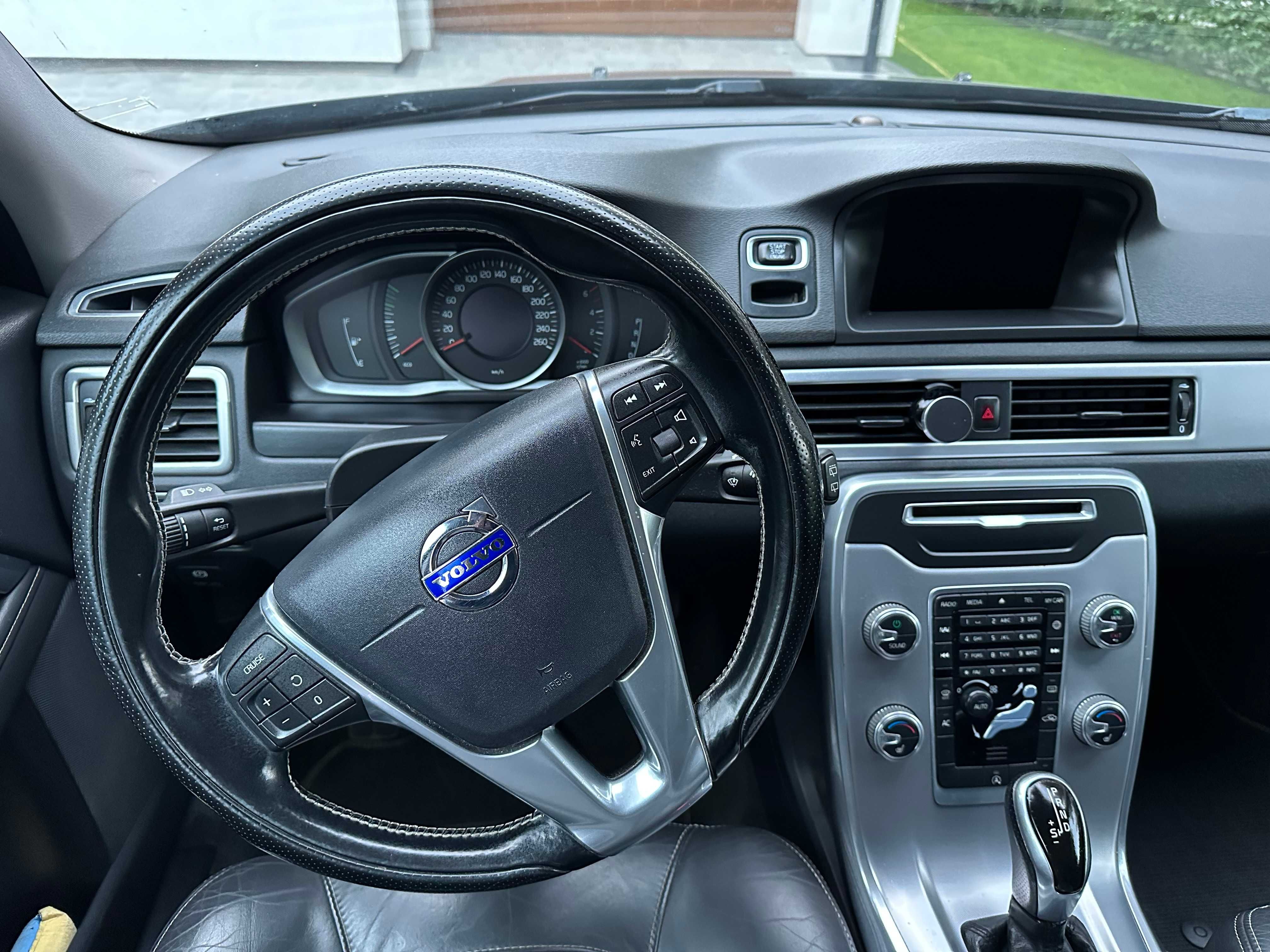 Volvo V70 D3 2014r. Black edition