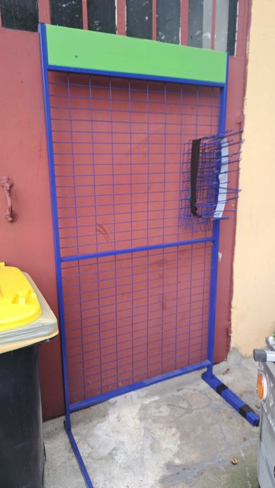 Regał do sklepu, piwnicy lub garażu z wieszakami 1mx0,45cmx2,05m