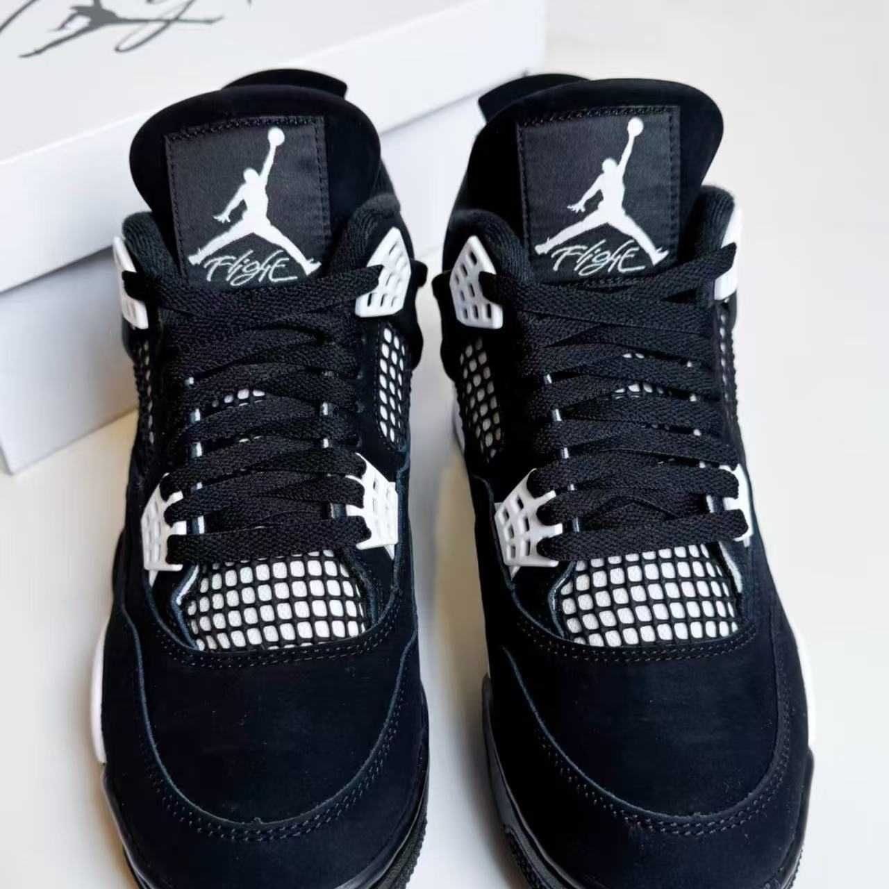 Jordan Air Jordan 4 Retro White Thunder R.41