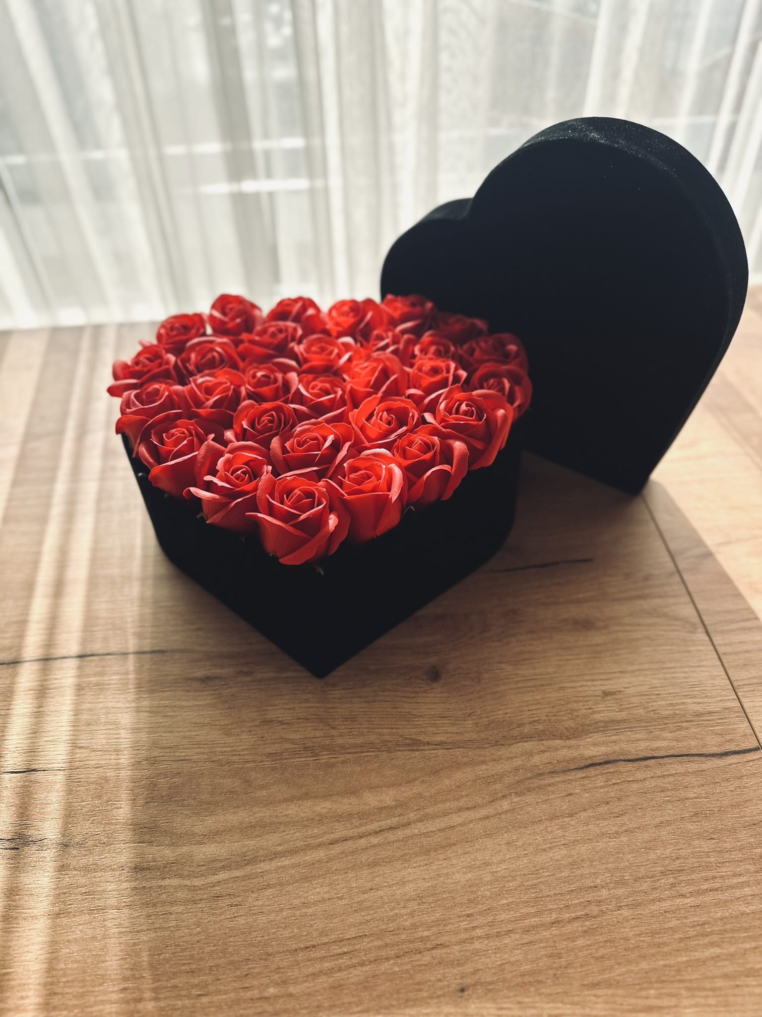 FlowerBox z róż mydlanych serce