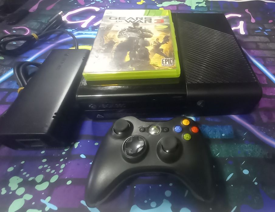 Xbox 360e 500 gb ліцензія+ диск з грою.