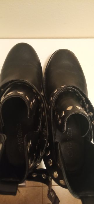 39 Buty do kostki czarne