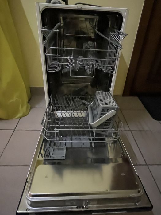 Посудомийна  машина Electrolux під ремонт або на запчастини