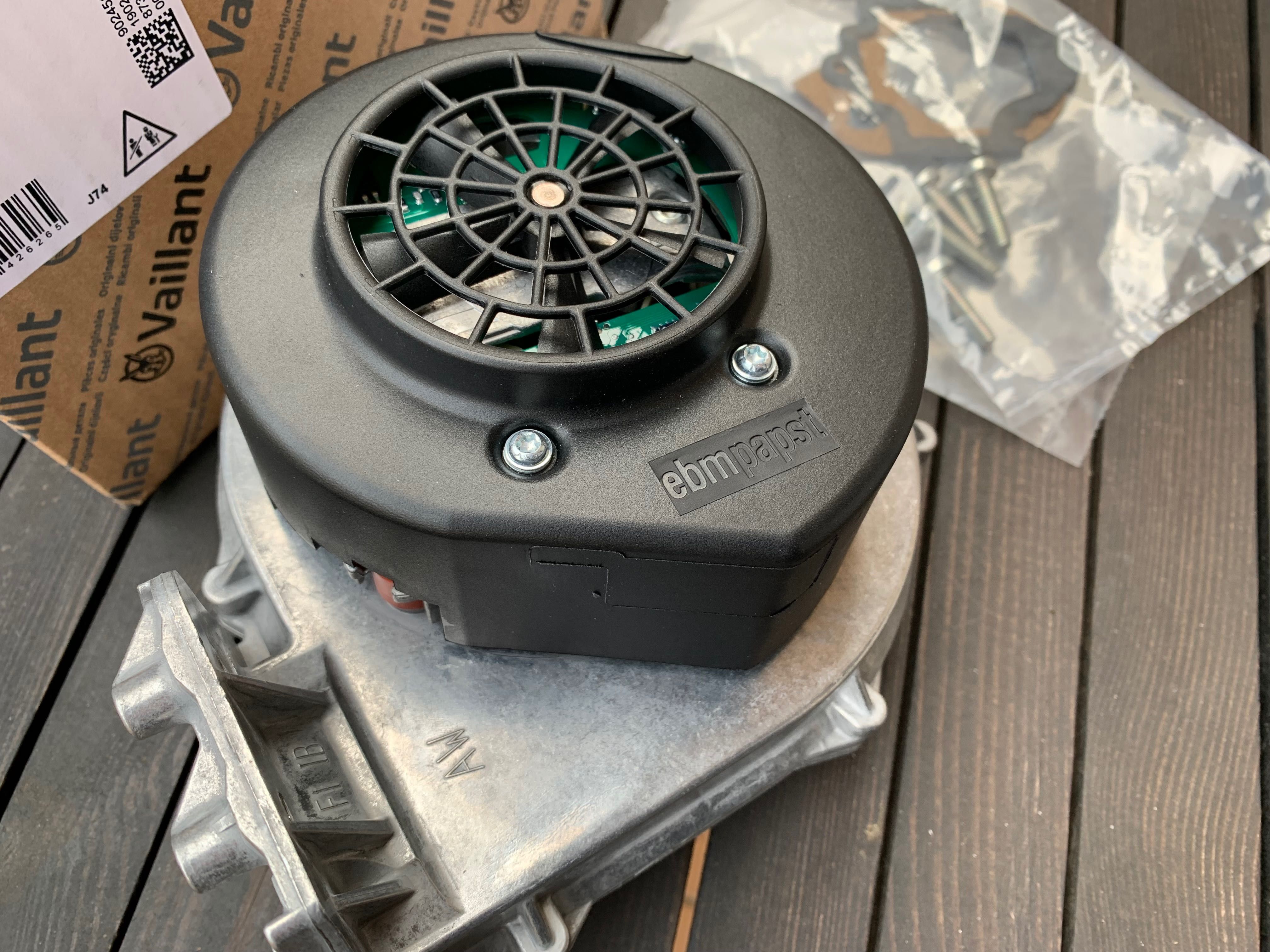 Nowy wentylator Vaillant 190248
