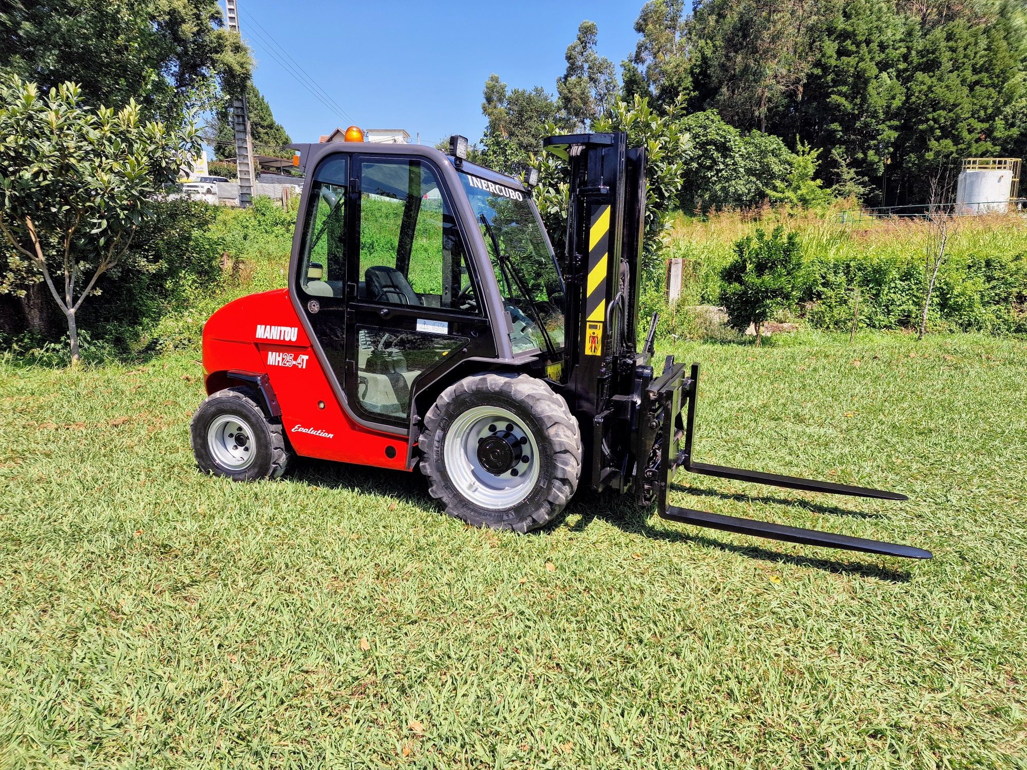 Empilhador manitou 4x4