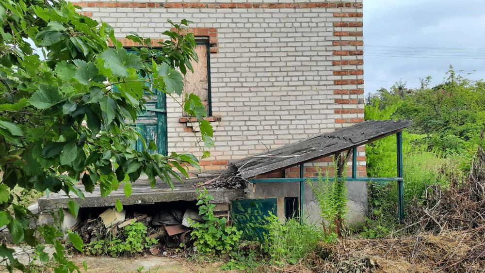 Продам ділянку 6 соток з будинком(коробка) масив "Поляна"